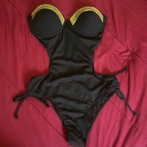 Black one piece strapless swimsuit size S